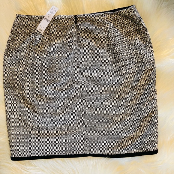 🆕NEW-TWEED SKIRT BY WHITE HOUSE BLACK MARKET YOU ARE GOING TO LOVE. SIZE 6 - Picture 8 of 12